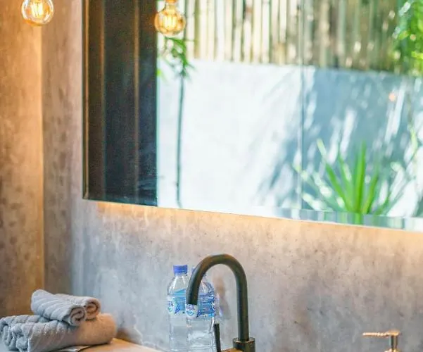 Bali Townhouse 3 - Modern 2br With Pool - Perfect Location Villa Canggu (Bali)