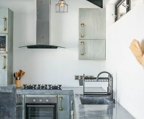 Villa Bali Townhouse 3 - Modern 2br With Pool - Perfect Location *