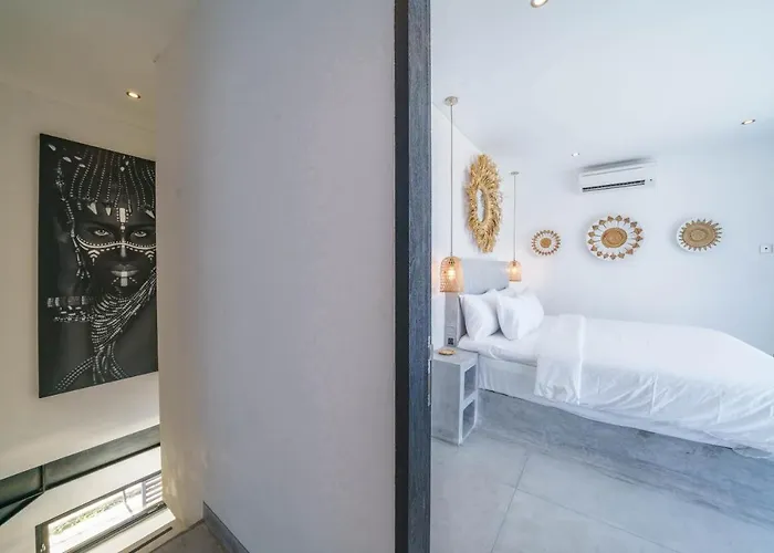 Bali Townhouse 3 - Modern 2br With Pool - Perfect Location