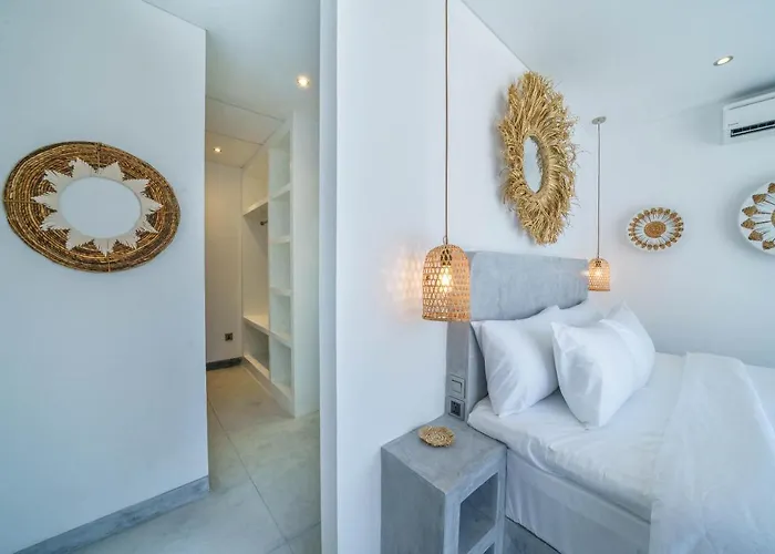 Villa Bali Townhouse 3 - Modern 2br With Pool - Perfect Location *