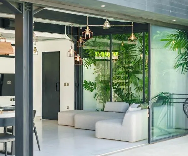 Bali Townhouse 3 - Modern 2br With Pool - Perfect Location *