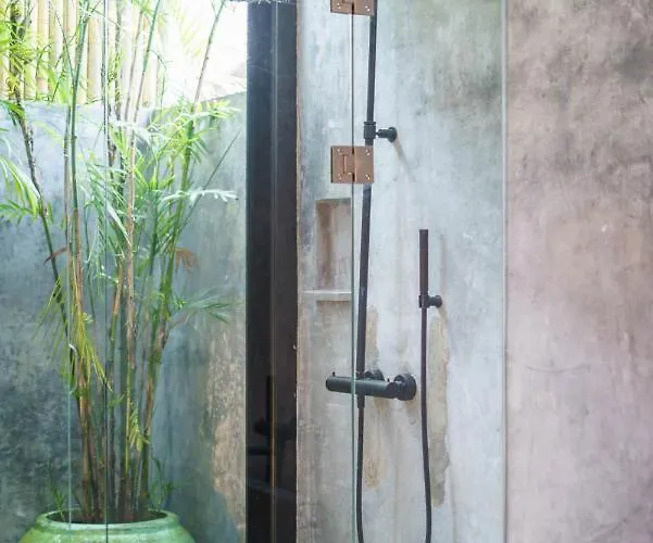 Bali Townhouse 3 - Modern 2br With Pool - Perfect Location Villa