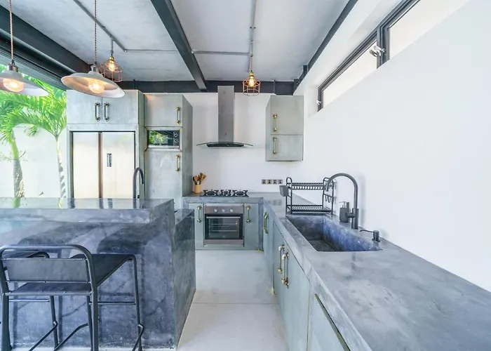 Bali Townhouse 3 - Modern 2br With Pool - Perfect Location *