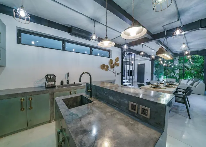 Bali Townhouse 3 - Modern 2br With Pool - Perfect Location Villa *