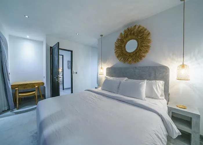Villa Bali Townhouse 3 - Modern 2br With Pool - Perfect Location