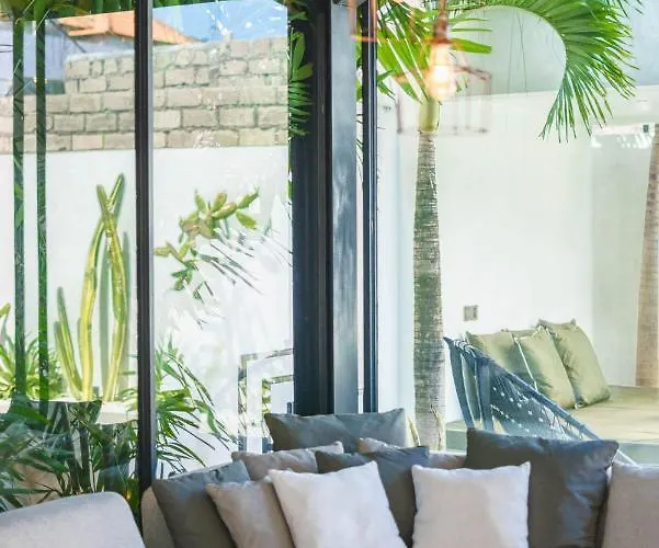 Bali Townhouse 3 - Modern 2br With Pool - Perfect Location Canggu (Bali)