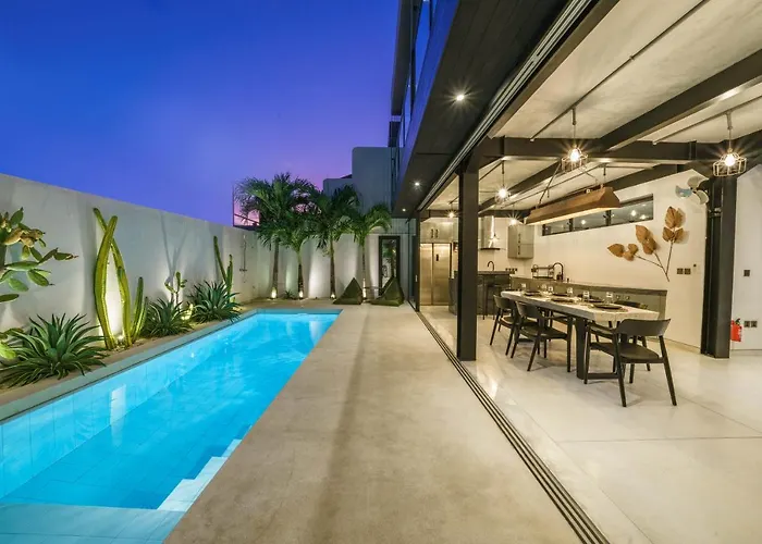 Bali Townhouse 3 - Modern 2br With Pool - Perfect Location Villa